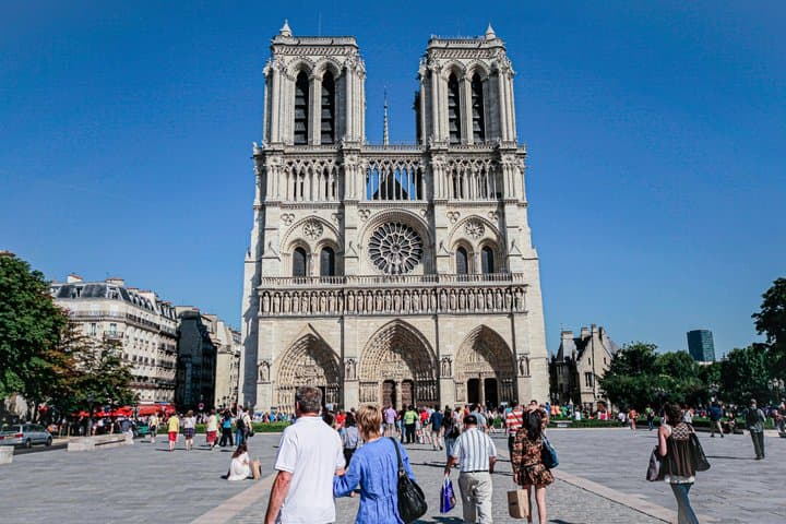 Île de la Cité Guided Tour & Audio-Guided Visit of Notre-Dame