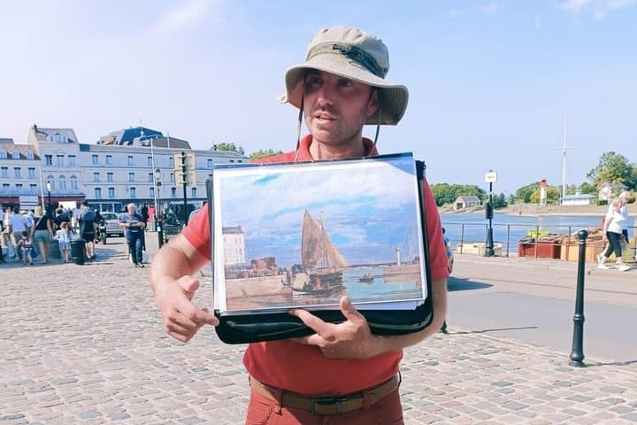 Private walking tour of Honfleur in French