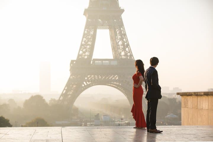 1-hour Photoshoot at the Eiffel Tower Trocadero Paris
