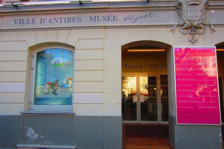 Secrets of Antibes The Old Town Scavenger Hunt Adventure