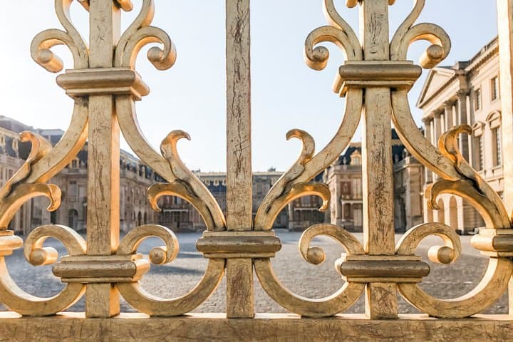 Discover Versailles: Palace & Gardens Guided Tour 18-guests Max