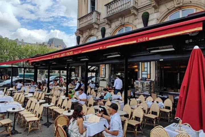 Luxury Paris Shopping and French Drink Experiences