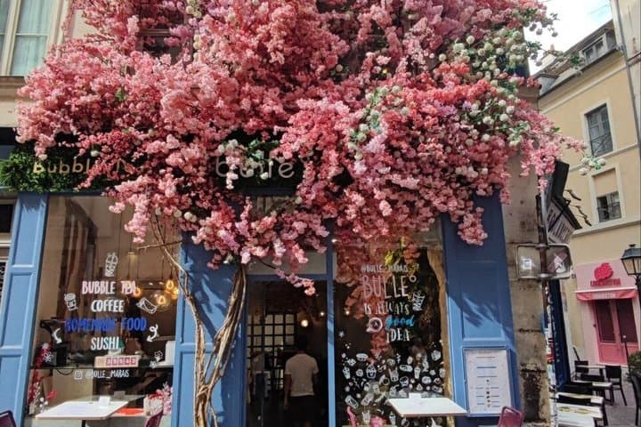 Luxury Paris Shopping and French Drink Experiences