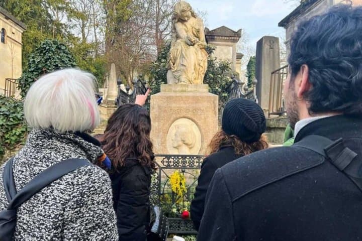 Private Père Lachaise Cemetery Tour: Famous Graves & Monuments