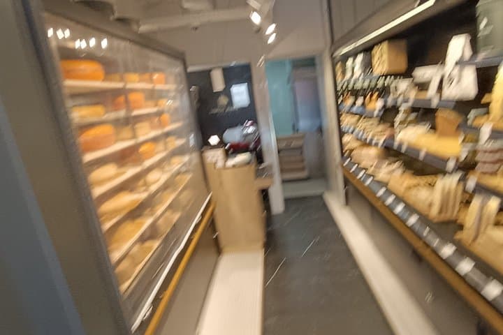 Historic Le Marais Walk and Local Gastronomy Tasting