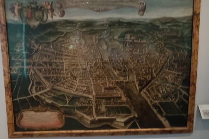 Historic Le Marais Walk and Local Gastronomy Tasting