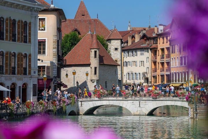 Annecy 1h30 Insider Walking Tour With Local Guide