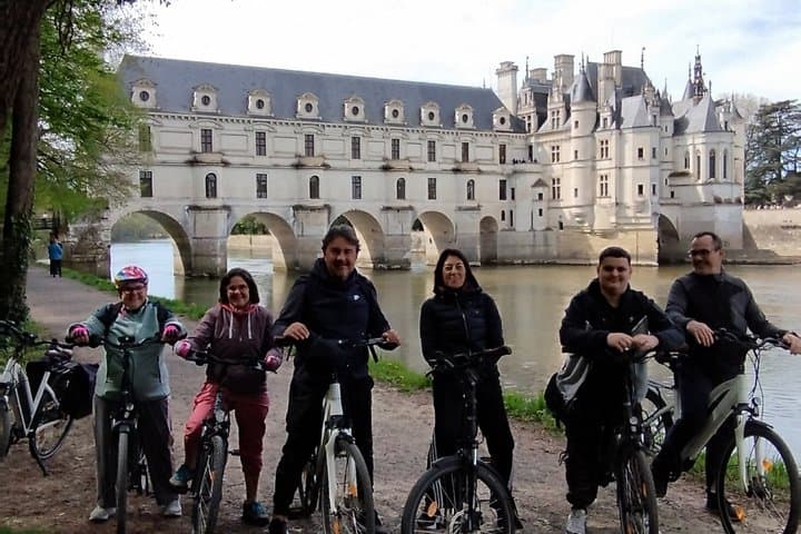 The Royal Escape: E-Bike & Gourmet Picnic at Chenonceau.