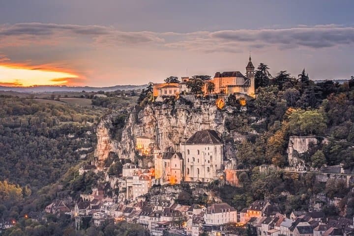 Private Cahors Wine and Saint Cirq Lapopie Day Tour
