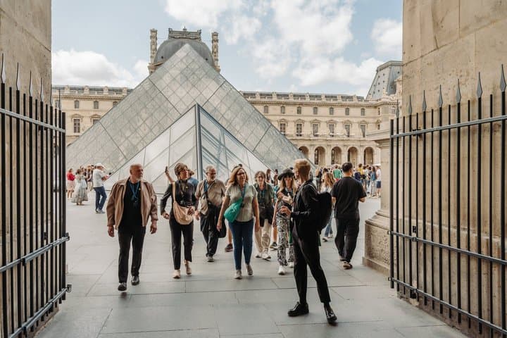 Paris Half-Day Walking Tour with Top Sites & Seine River Cruise
