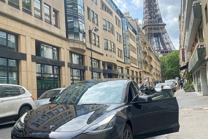 Paris Private Transfer arrival/depart: to/from CDG/Orly Airport