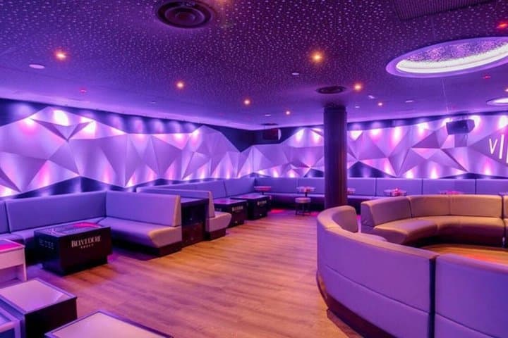 Paris Queer Bars and Stories in Le Marais