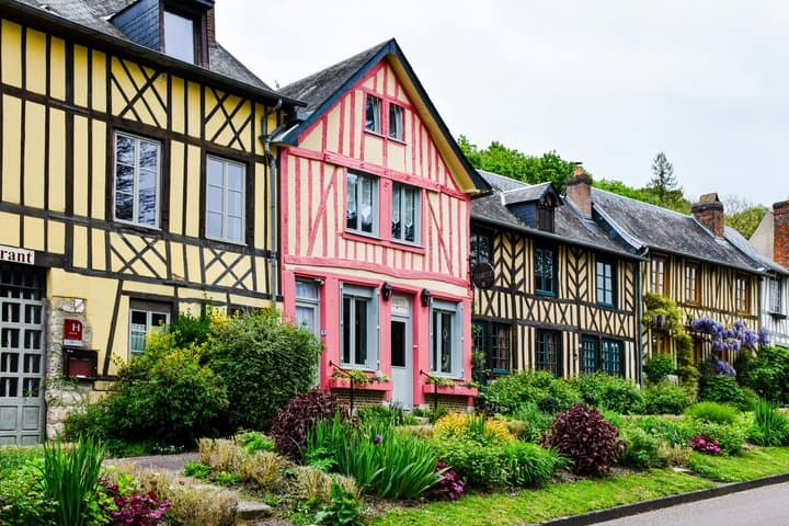 From Paris: a day tour to the cliffs of Étretat and Honfleur