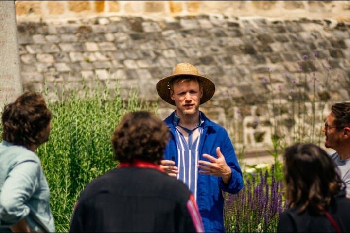 Unique Van Gogh immersive tour in Auvers sur Oise - 1.5 hours