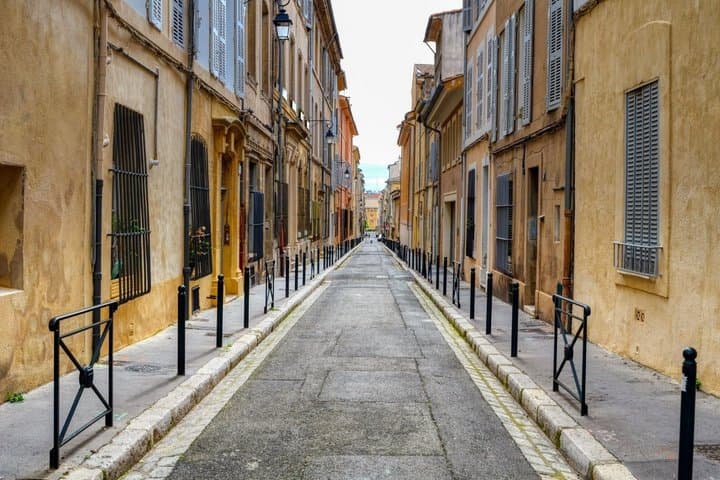 Aix en Provence Walking Tour: Explore Top Sights & Hidden Gems