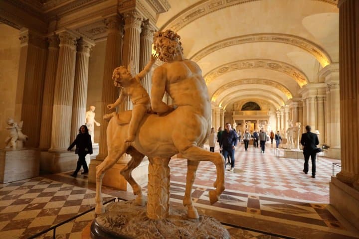 Paris: Louvre Exterior Guided Tour with Timed Entry Ticket