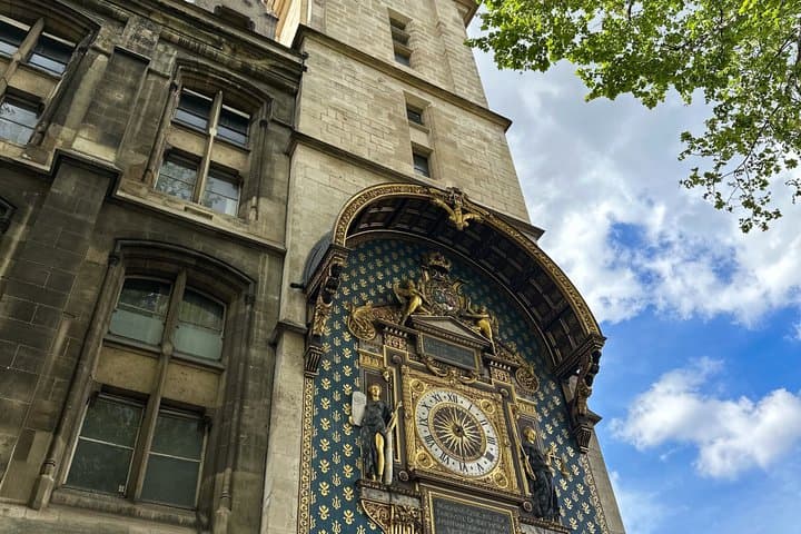 Paris Crime Mystery Quest Self Guided Adventure