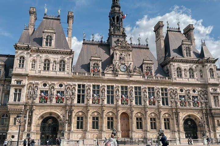 Paris Crime Mystery Quest Self Guided Adventure