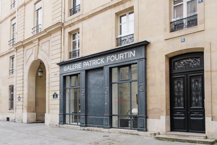 Paris: A Chic Parisian Life Walking Tour (As Seen on Screen)
