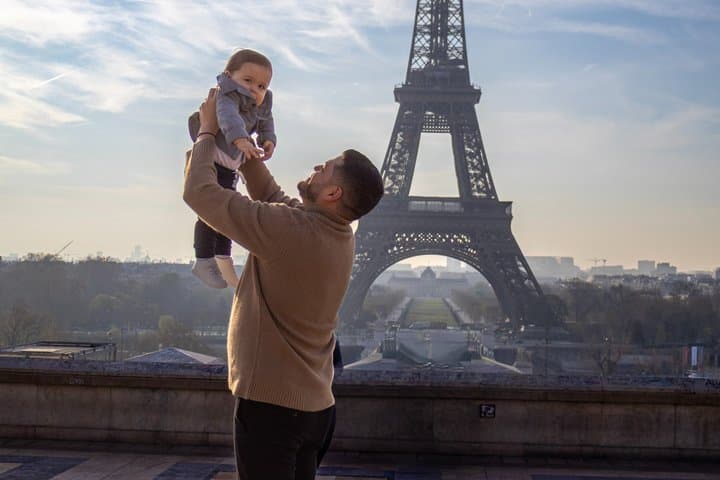 Baby Photoshoot with the Eiffel Tower !