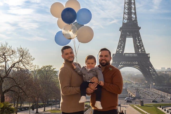 Baby Photoshoot with the Eiffel Tower !