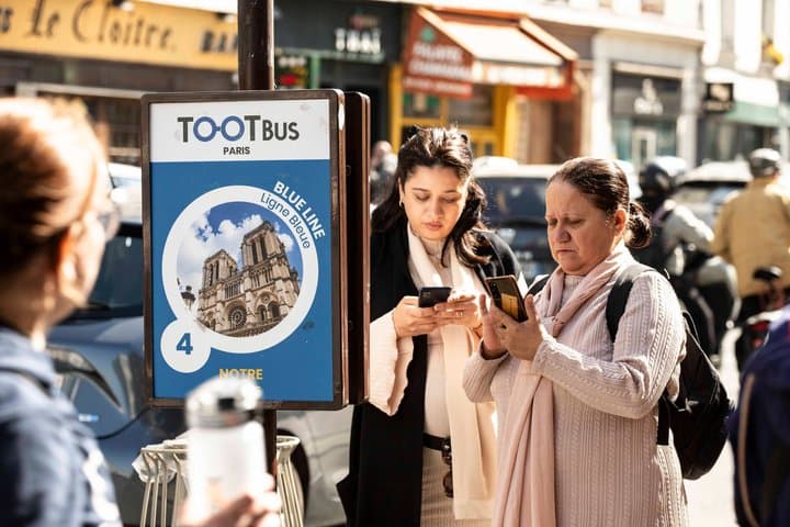 Paris Tootbus Hop-On Hop-Off Tour and Versailles Palace Entrance