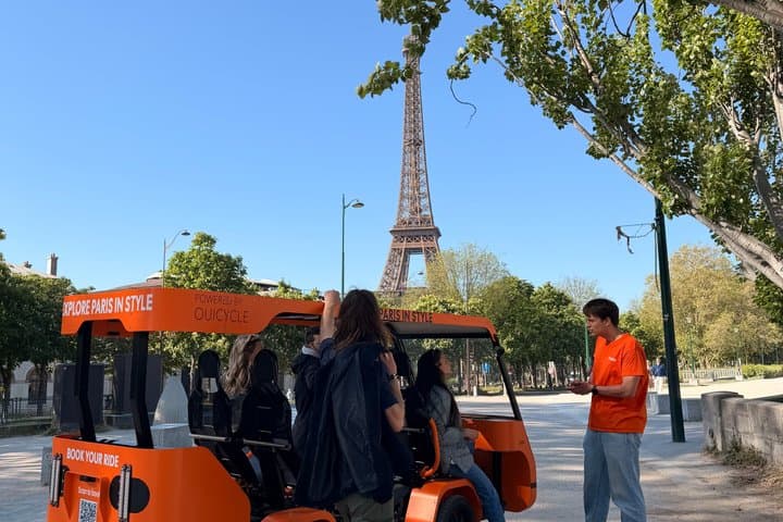 Paris Private Bike Bus Tour: Eiffel Tower, Louvre, Opéra