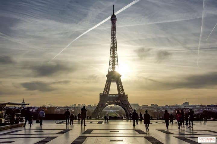 Shared Group Transfer from Le Havre to Paris