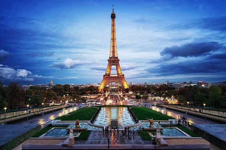 Shared Group Transfer from Le Havre to Paris