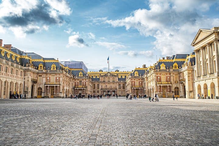 Versailles Horseback Riding Tour with Transfer from Paris