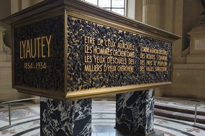 Paris Les Invalides and Napoleon Tomb Guided Tour