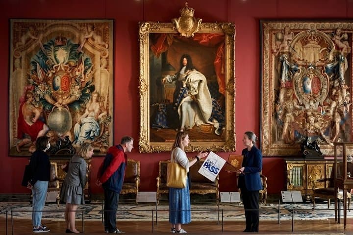 Louvre Museum Semi Private Guided Tour
