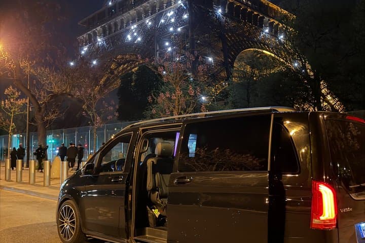 Private Tour of Paris in Mercedes V-Luxe Comfort Class