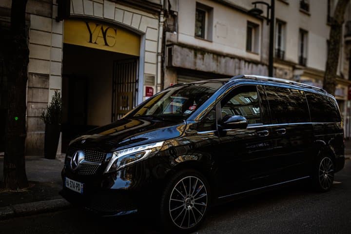 Private Tour of Paris in Mercedes V-Luxe Comfort Class