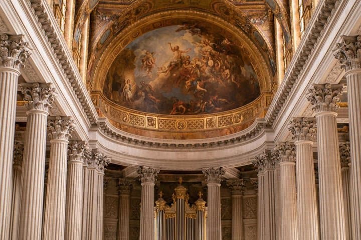 Versailles Palace Guided Tour with Garden Access