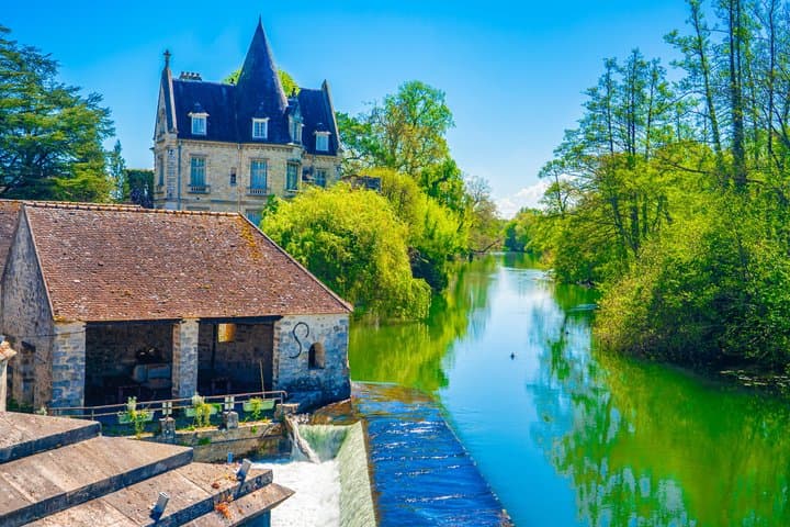 Fontainebleau and Hidden Villages Private Day Trip