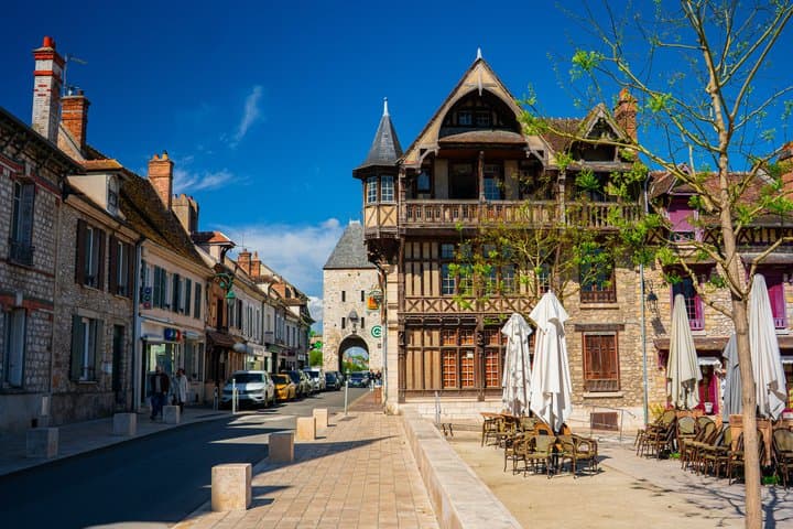 Fontainebleau and Hidden Villages Private Day Trip