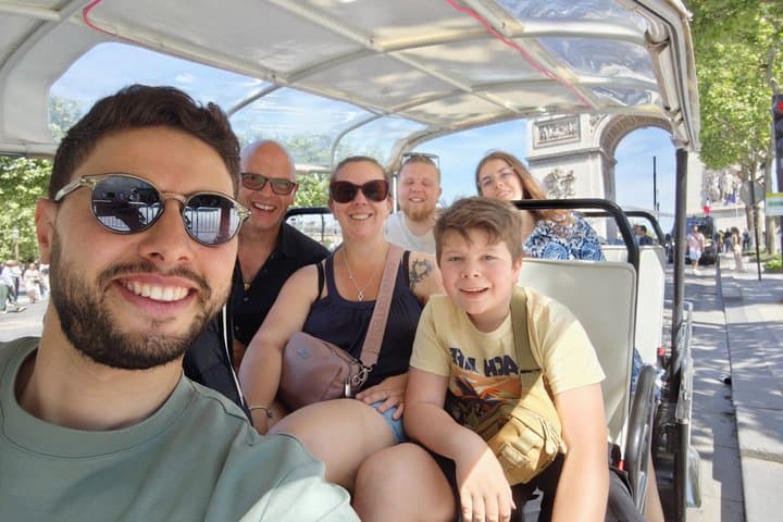 Private Tour in TukTuk Golf Cart Historical landmarks