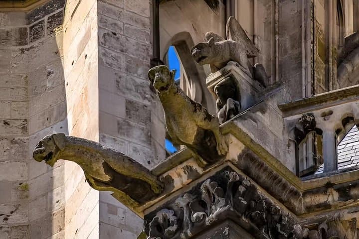 Notre Dame Walking Tour Exterior with Free Entry