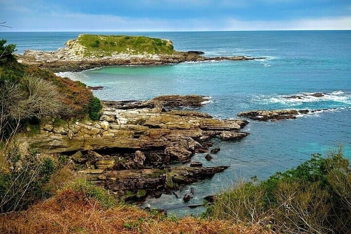Biarritz to Basque Beauty Premium Van Tour of Fontarrabie