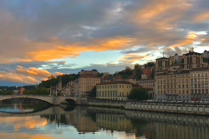 Lyon: Private Pastry Tour Through Old Town and Traboules