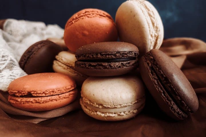 Lyon: Private Pastry Tour Through Old Town and Traboules