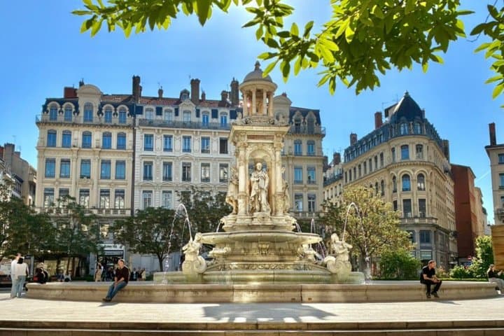 Lyon: Hidden Traboules and Old Town Private Walking Tour