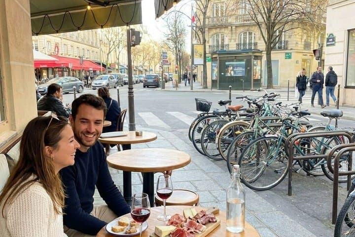 Paris Le Marais Food, Art & History Tour with 7 Tastings
