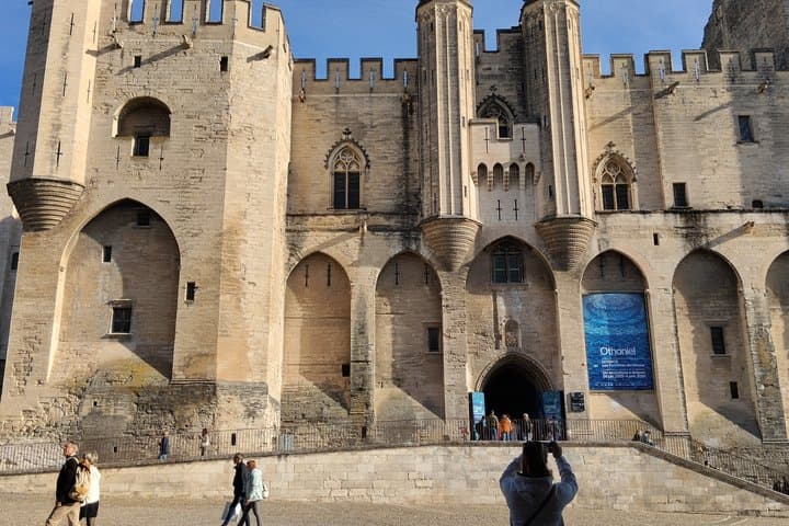 Immersion in the Heart of Avignon Secret of the Popes and Friendliness