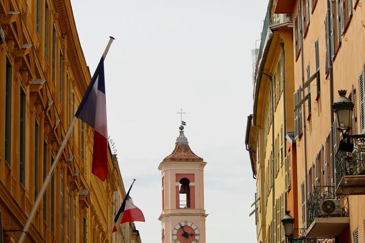 Tipsy in Nice: Old Town Secrets & Sunset Beach Apéro Delivery