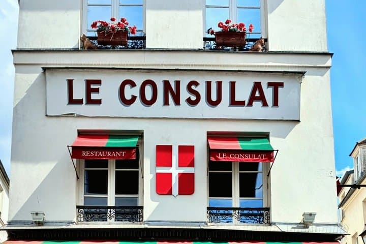 Paris Montmartre Art Walk with a Bakery Tasting Private Tour