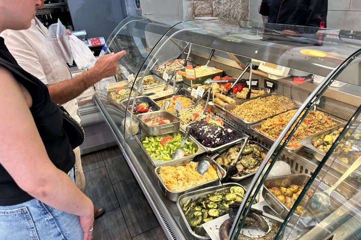 Marseille Street Food and Guided Sightseeing Walk