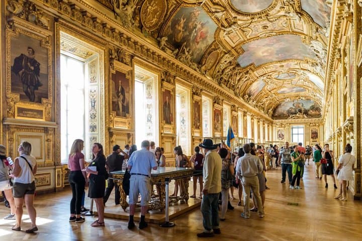 Louvre Museum 1H Express Guided Tour