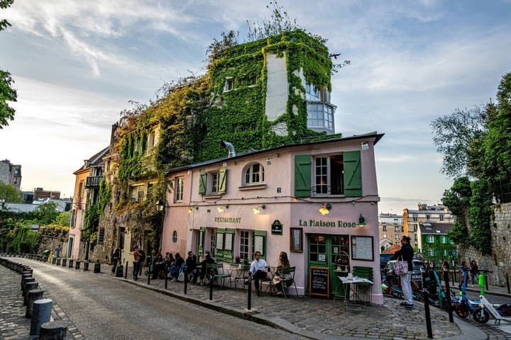 Full Tour of Montmartre and Guided Museum Tour